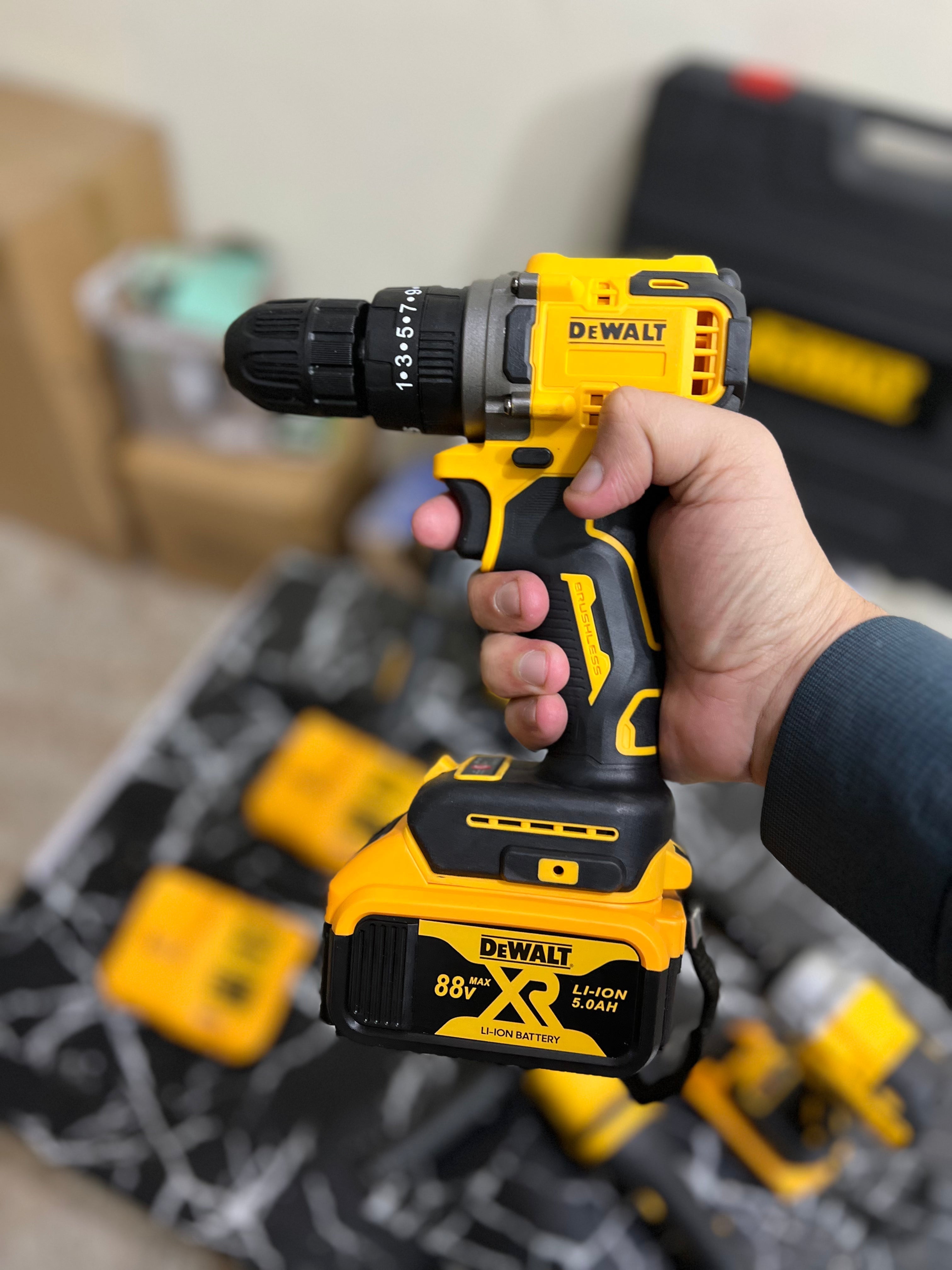 Original Dewalt 4 in 1 drill machine set