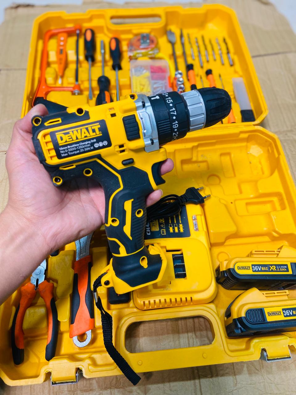 DeWalt commercial use 117 pcs drill machine set 36V