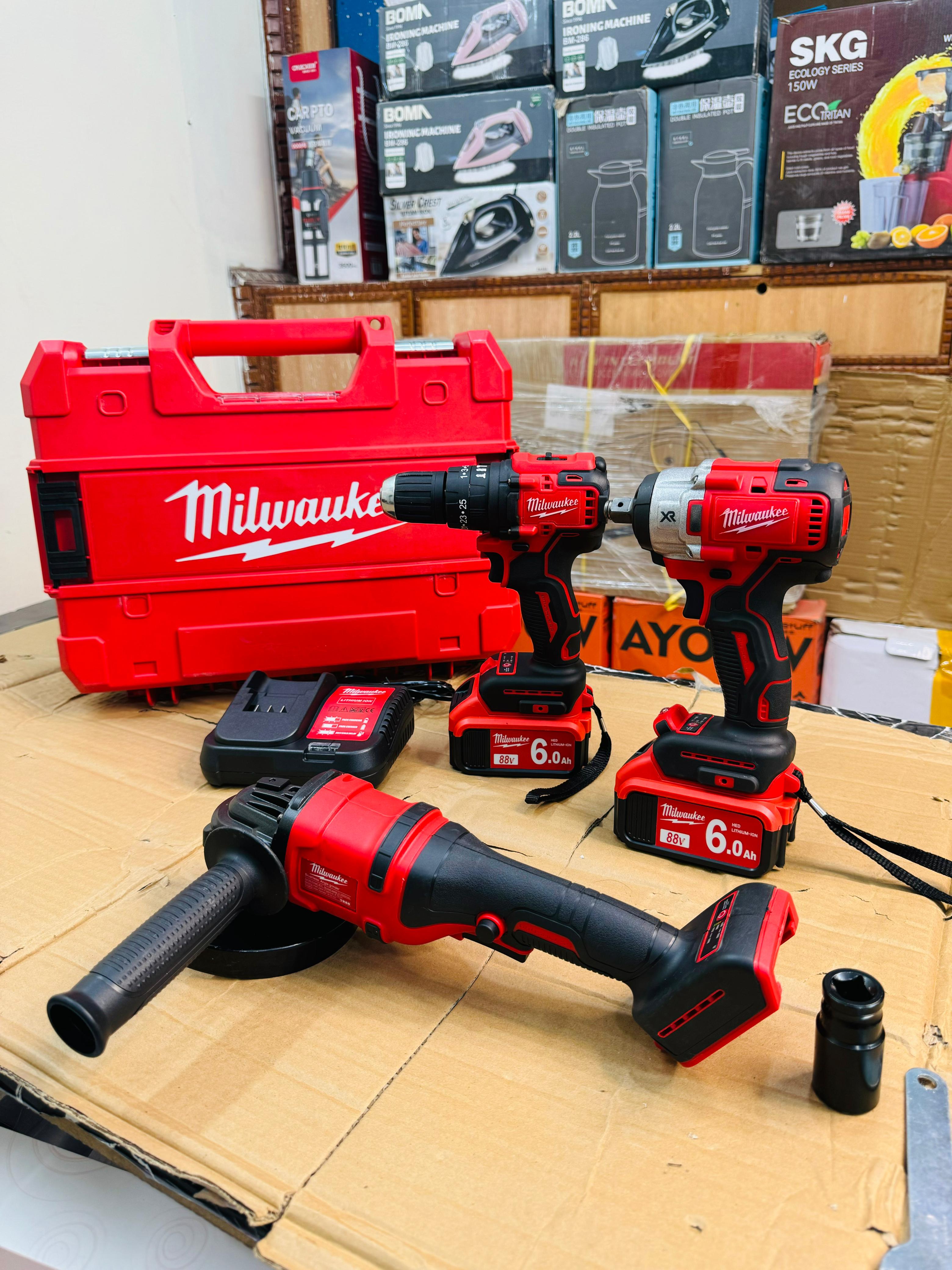 MILWAUKEE 3 in 1  88v commercial M18 FUEL Hammer Drill & Driver