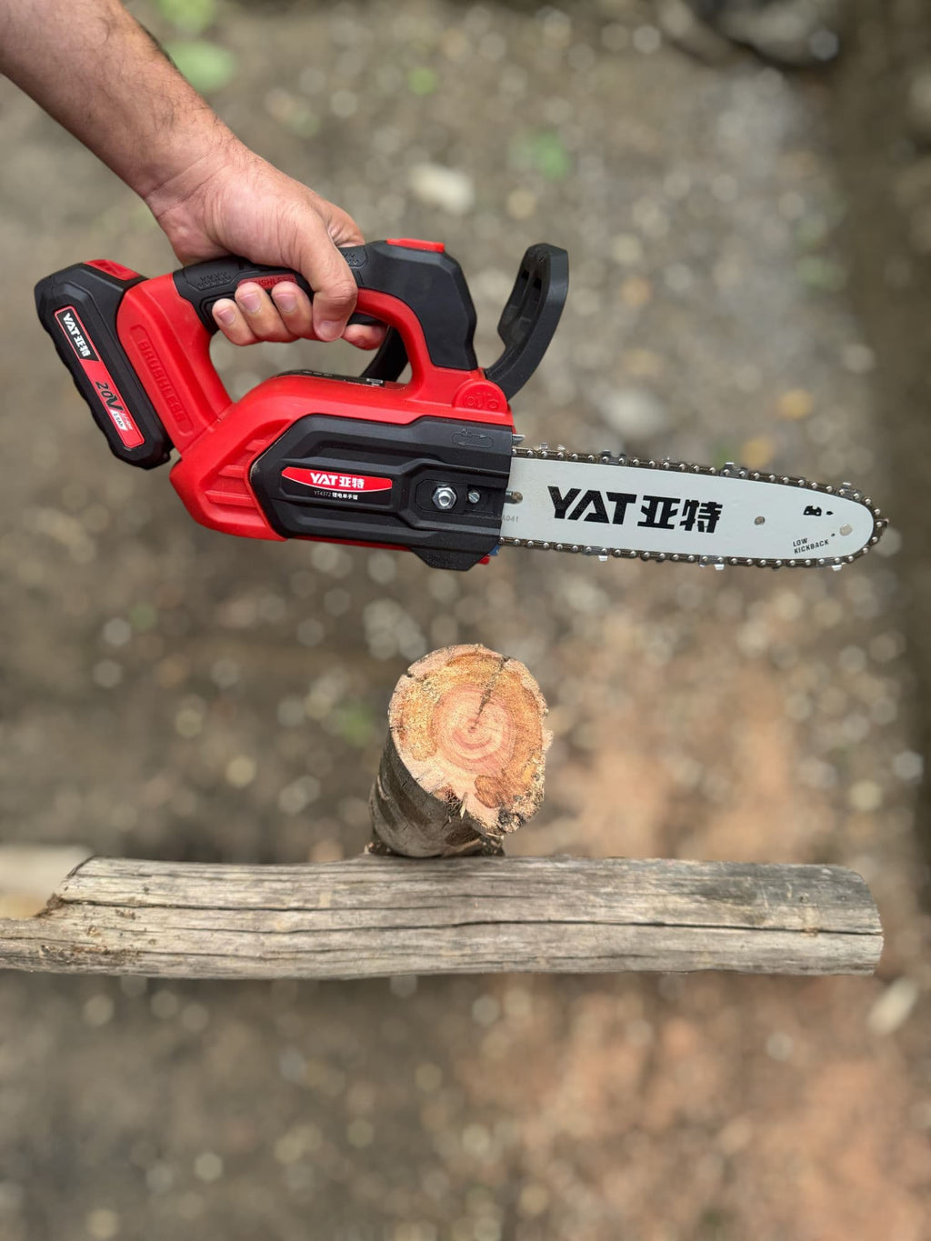 YAT Commercial Rechargeable chainsaw