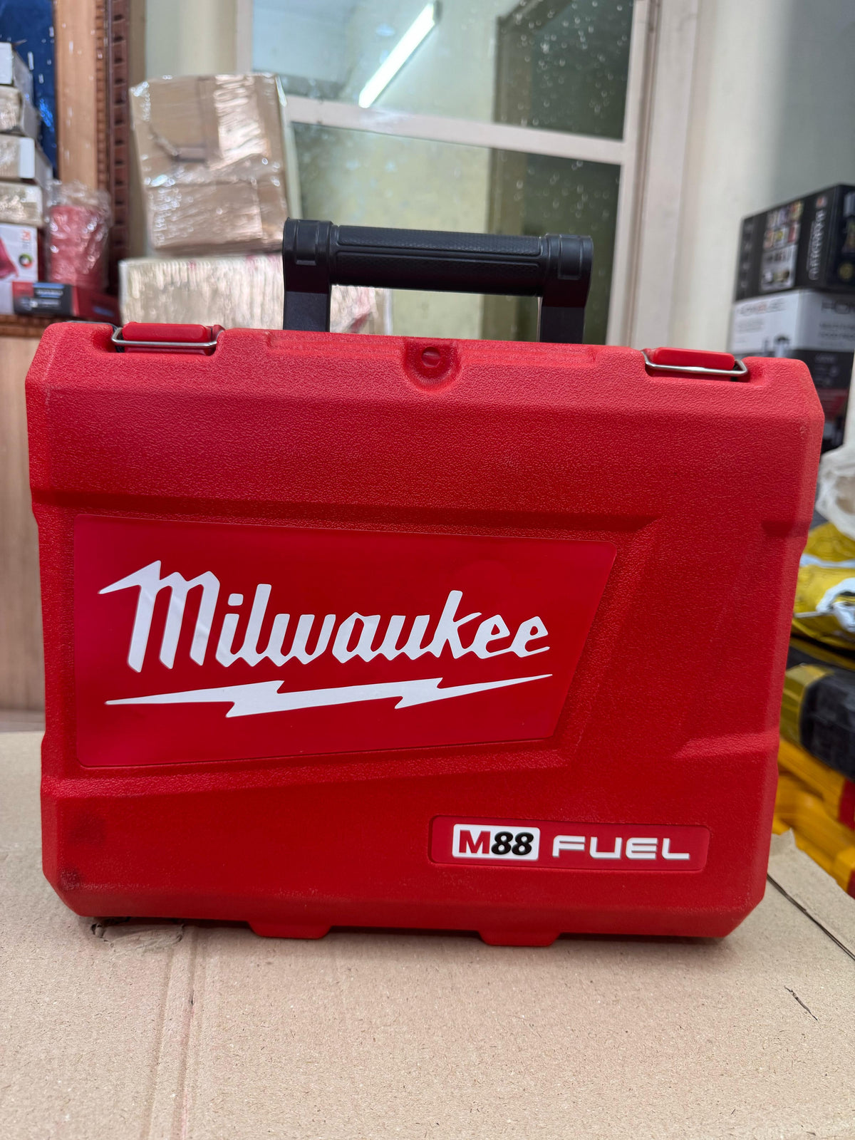 Milwakee Brushless Angle Grinder with 88V battery {5inces}