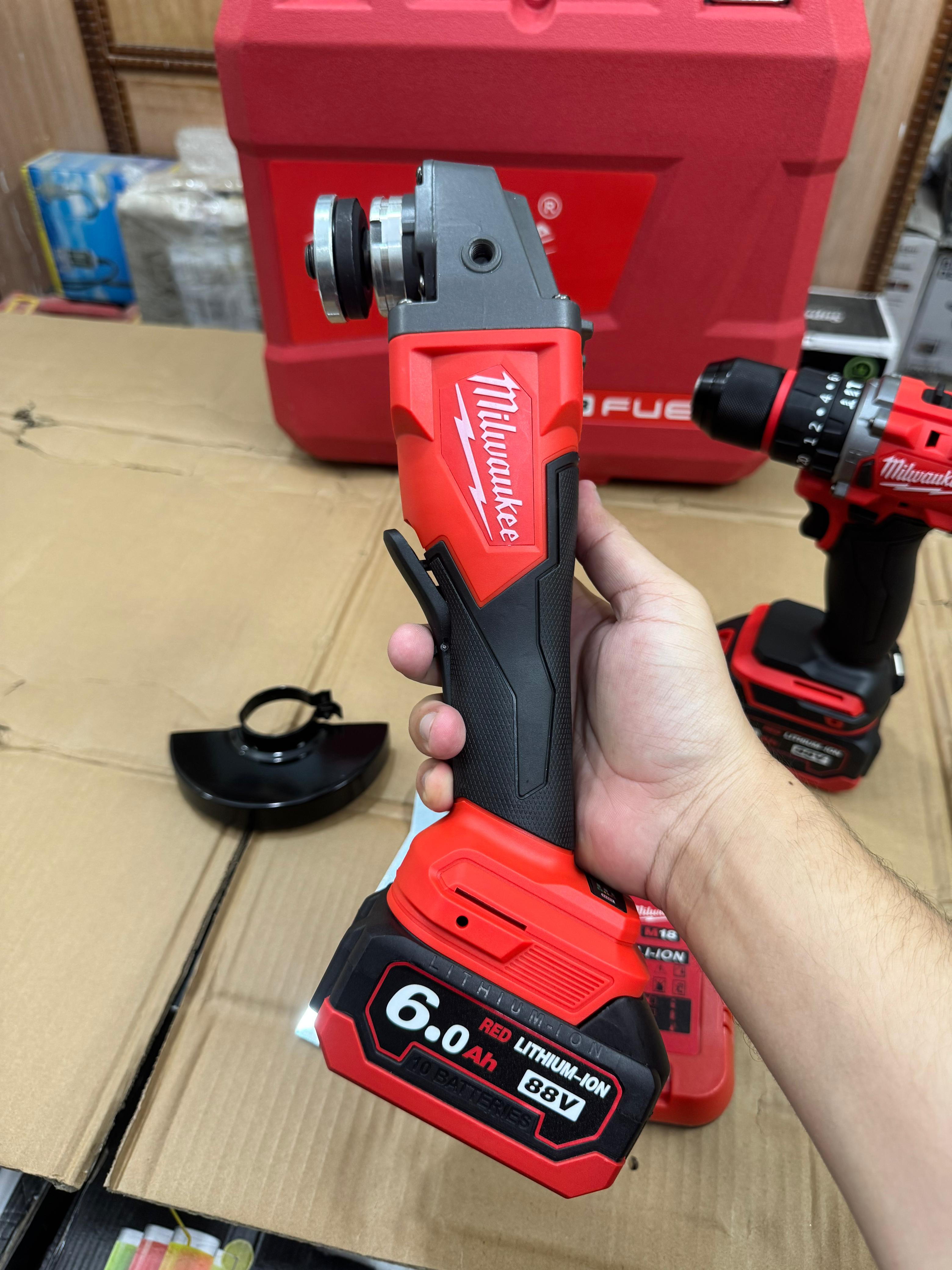 Milwaukee 2 in 1 m18 fuel drill & grinder