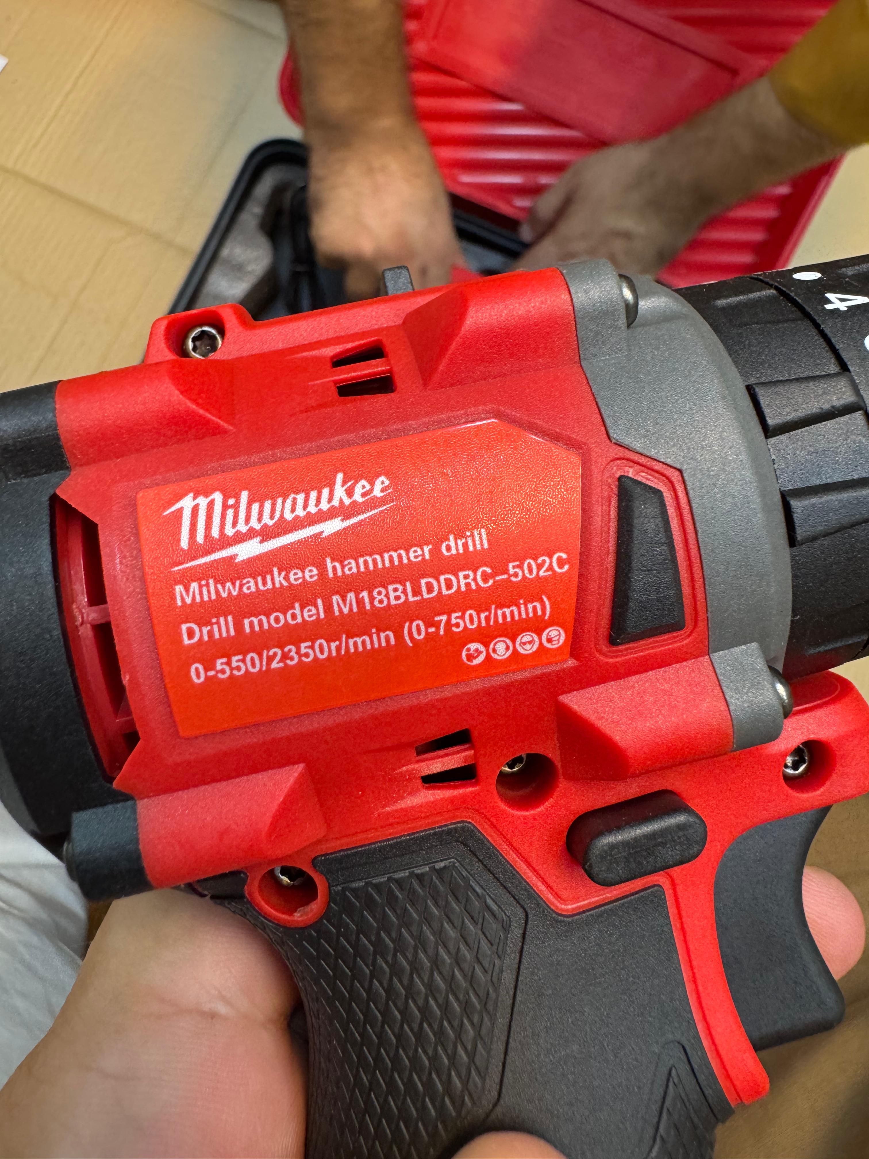 Milwaukee 2 in 1 drill & impact wrench