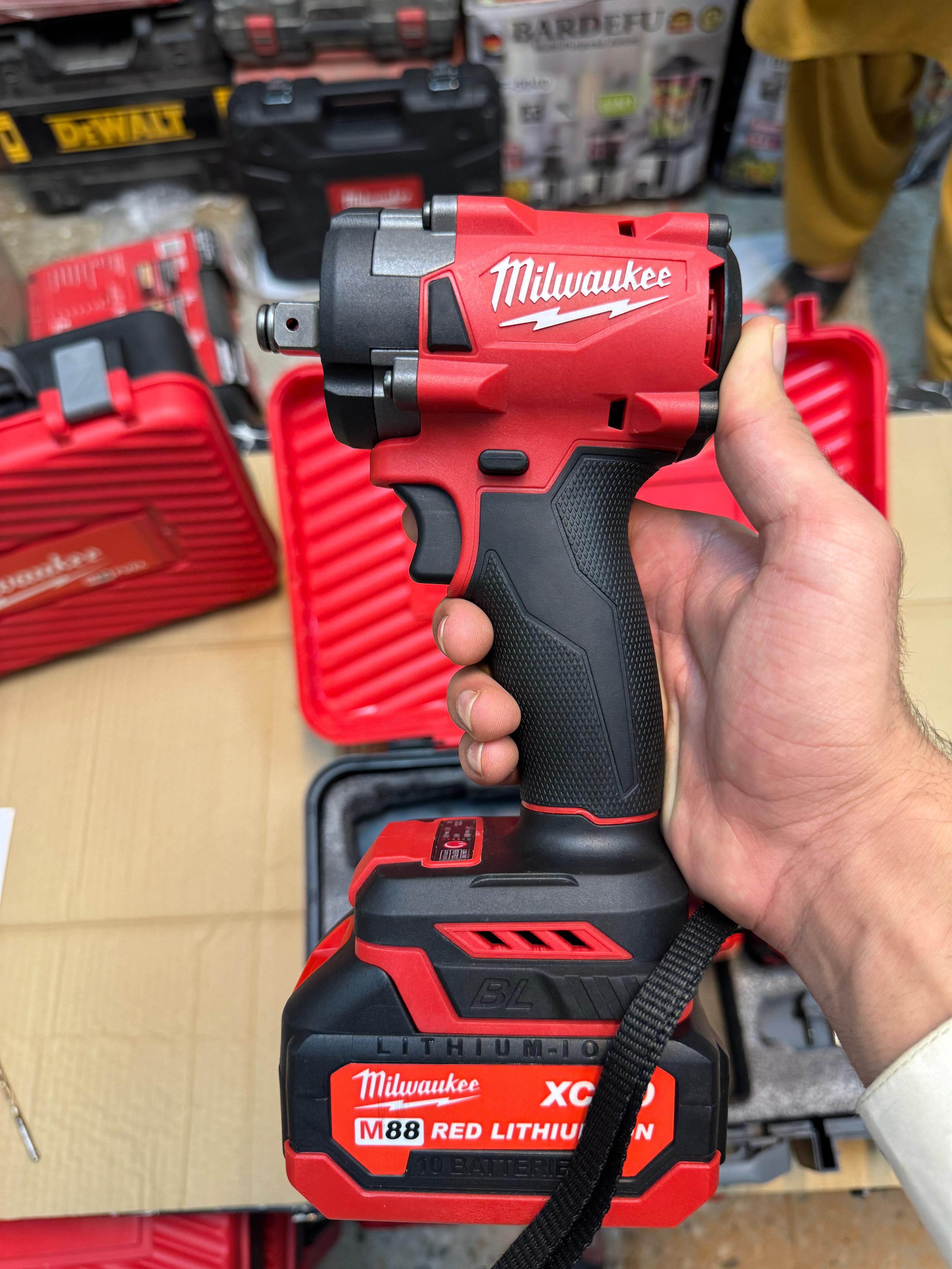 Milwaukee 2 in 1 drill & impact wrench