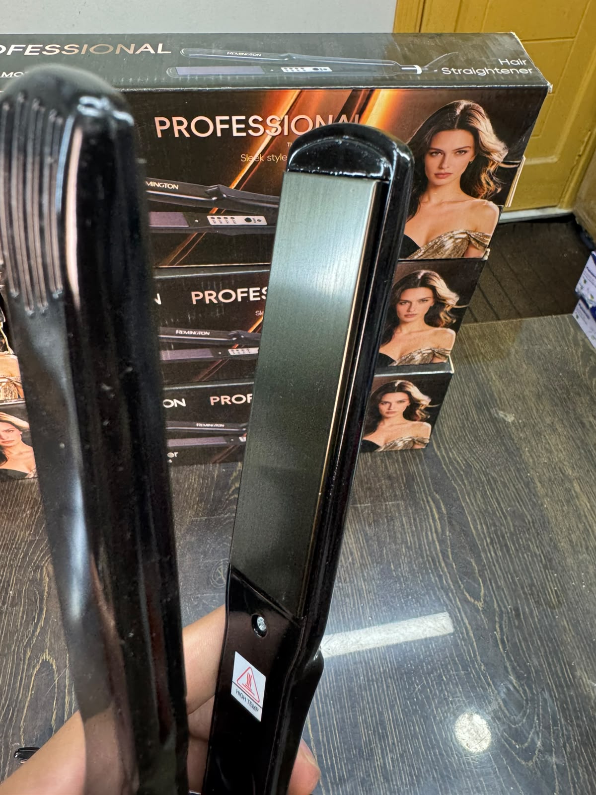 Remington Professional Ceramic Hair Straightener – Sleek & Smooth Styling